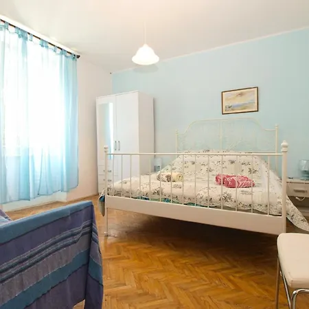 Ferienwohnung Fuer 4 Personen Ca 36 Qm In Pula, Istrien Istrische Riviera Apartment *