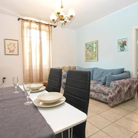Ferienwohnung Fuer 4 Personen Ca 36 Qm In Pula, Istrien Istrische Riviera * Pula